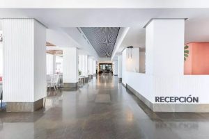 recepcion hotel cimbel